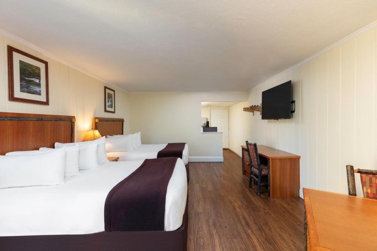 River Terrace & Convention Center Hotel 3*