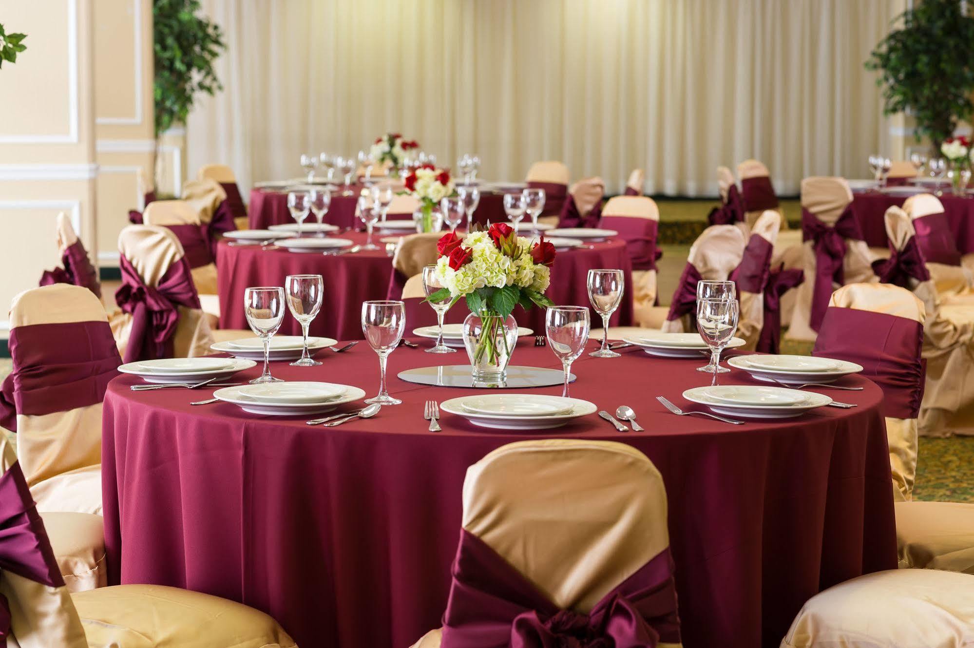 River Terrace & Convention Center Hotel 3*