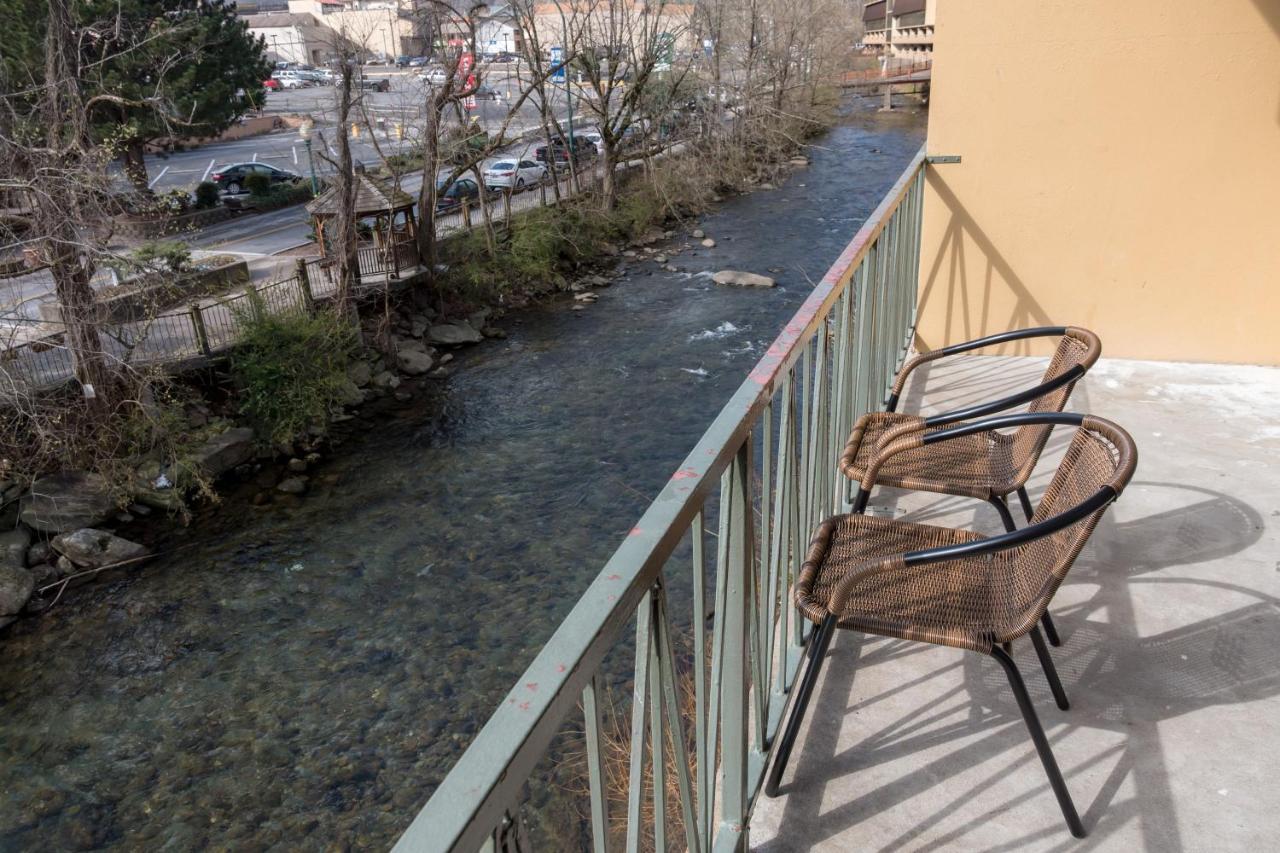 Hotel River Terrace & Convention Center